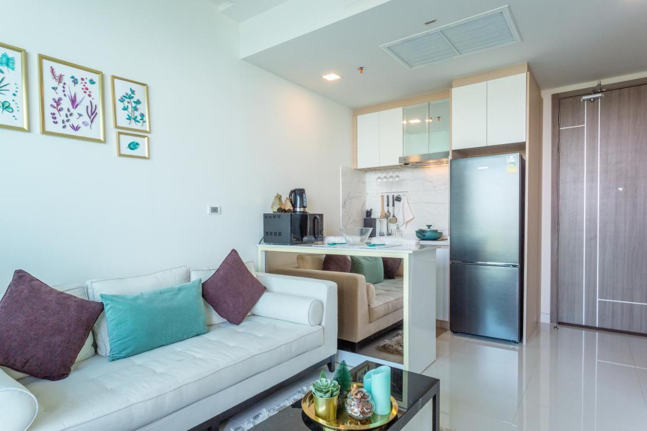 Luxury Beach Front 1 Bedroom / Netflix / Bangsare - Pattaya Бан Саре Екстериор снимка