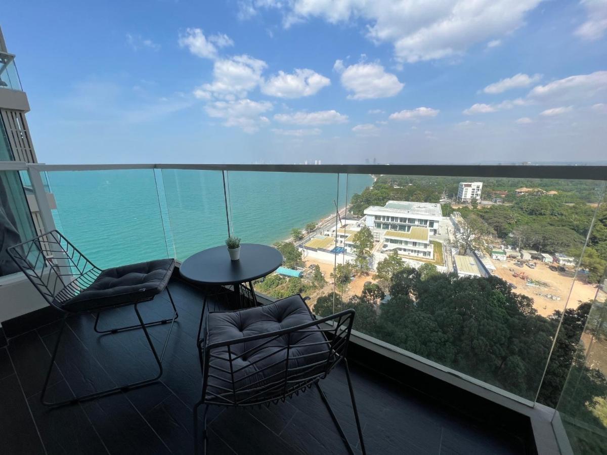 Luxury Beach Front 1 Bedroom / Netflix / Bangsare - Pattaya Бан Саре Екстериор снимка